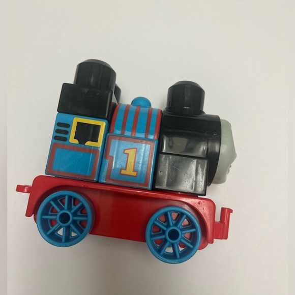 Thomas & Friends ๐ค๐๐ Buildable Train Set (5 Pieces)- Global Thomas Engine - Picture 12 of 17